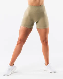 Online Amplify Contour Short 5