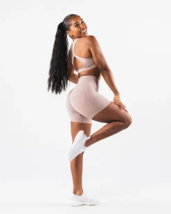 Online Amplify Contour Short 5