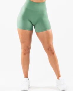 Clearance Amplify Short 4.5
