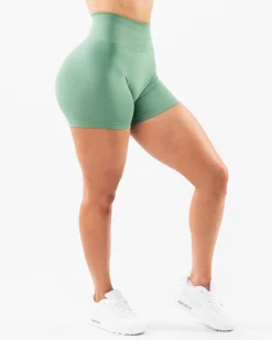 Clearance Amplify Short 4.5