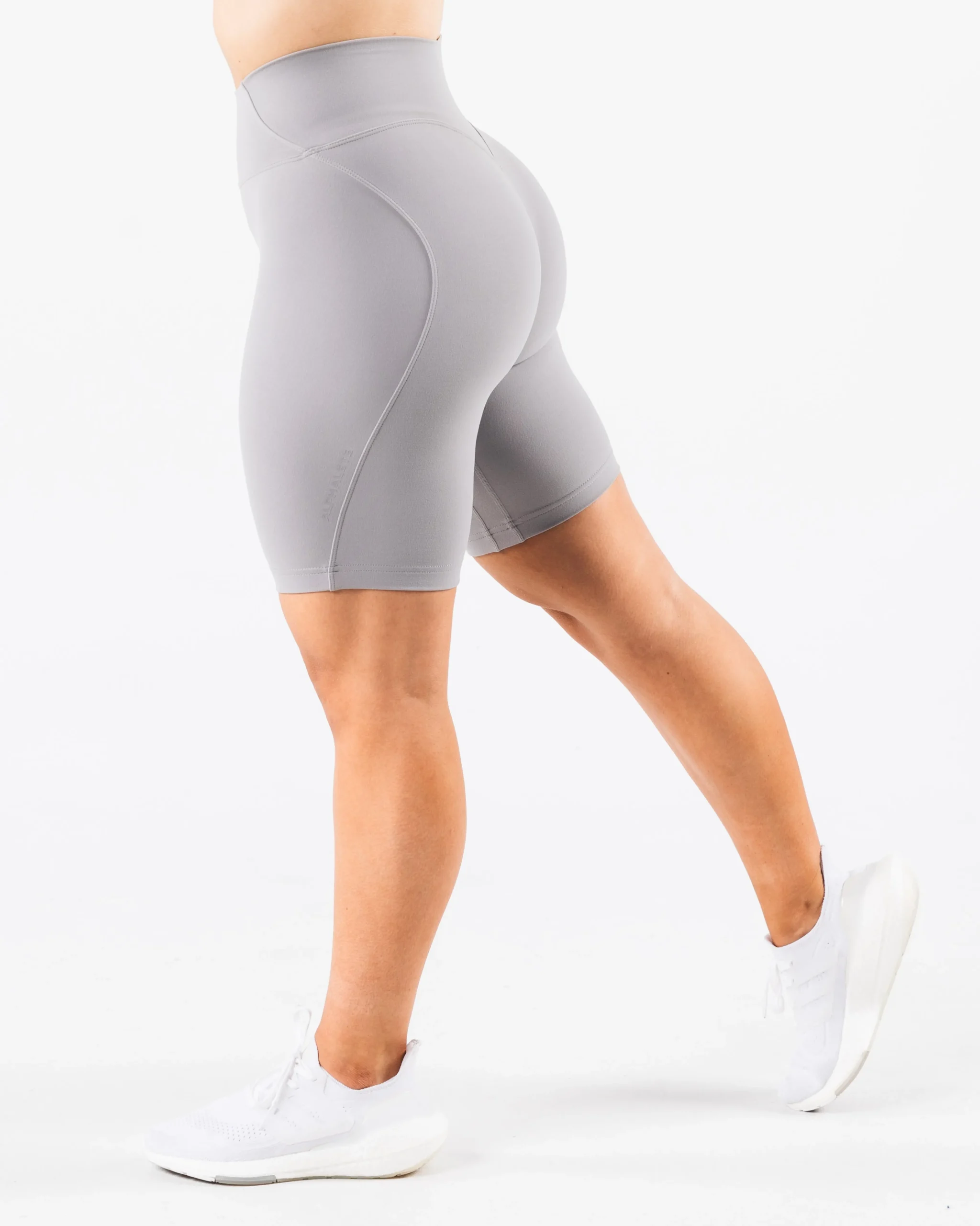 Clearance Aura Short 9" Women Shorts