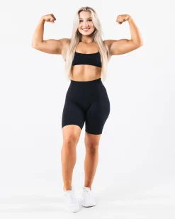 Best Aura Short 9" Women Shorts