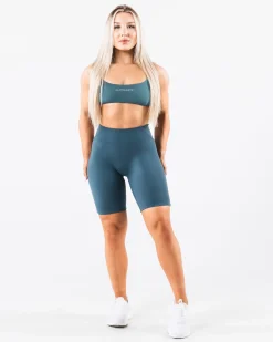 Best Aura Short 9" Women Shorts