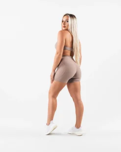 New Aura Short 5" Women Shorts