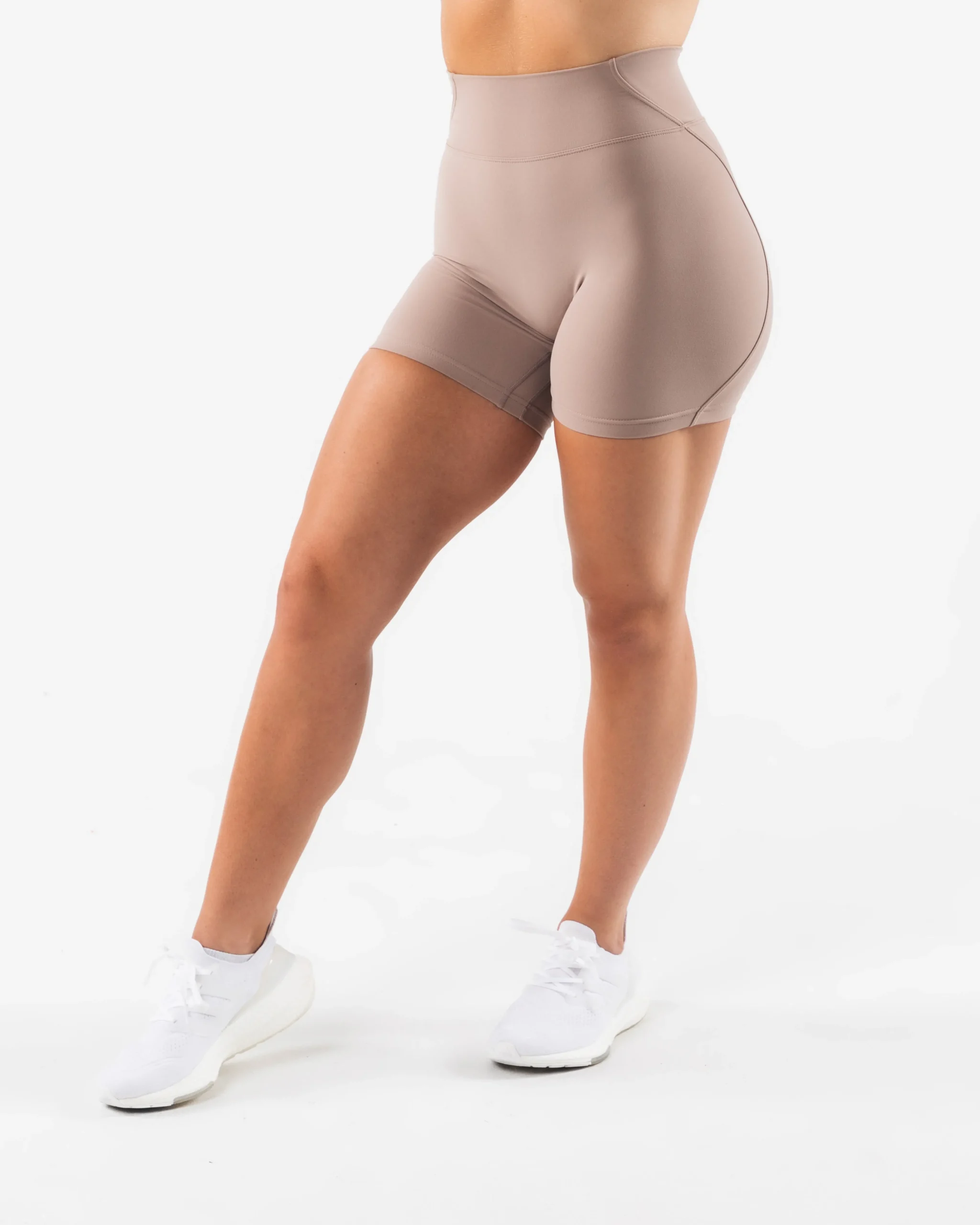 New Aura Short 5" Women Shorts