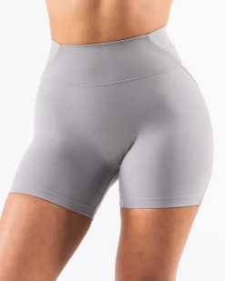 New Aura Short 5" Women Shorts
