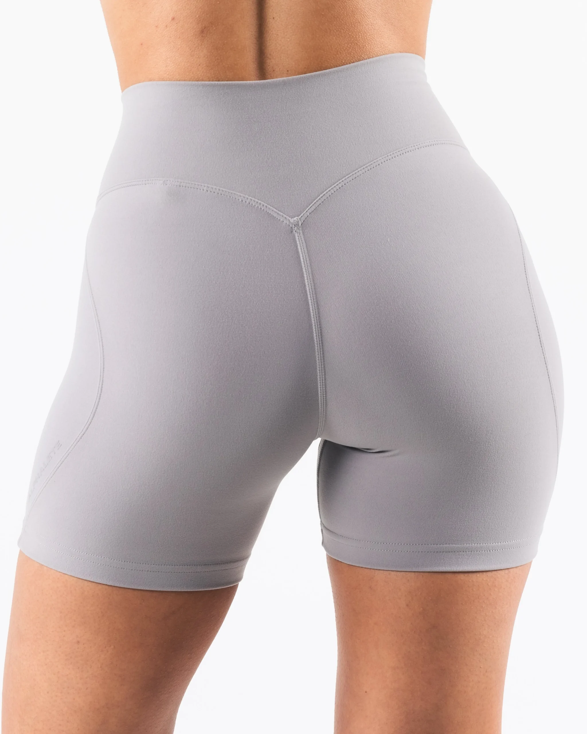 New Aura Short 5" Women Shorts