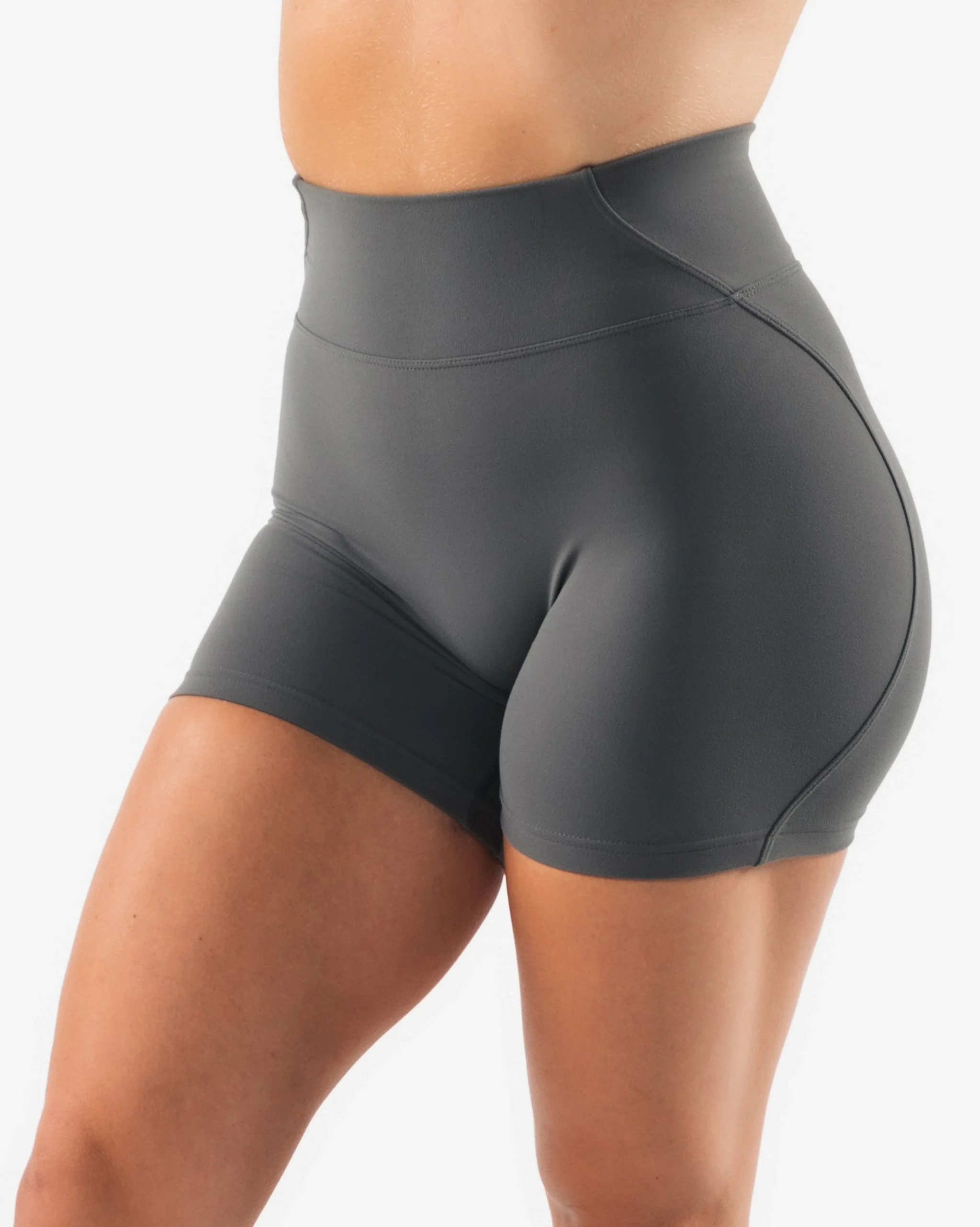 New Aura Short 5" Women Shorts