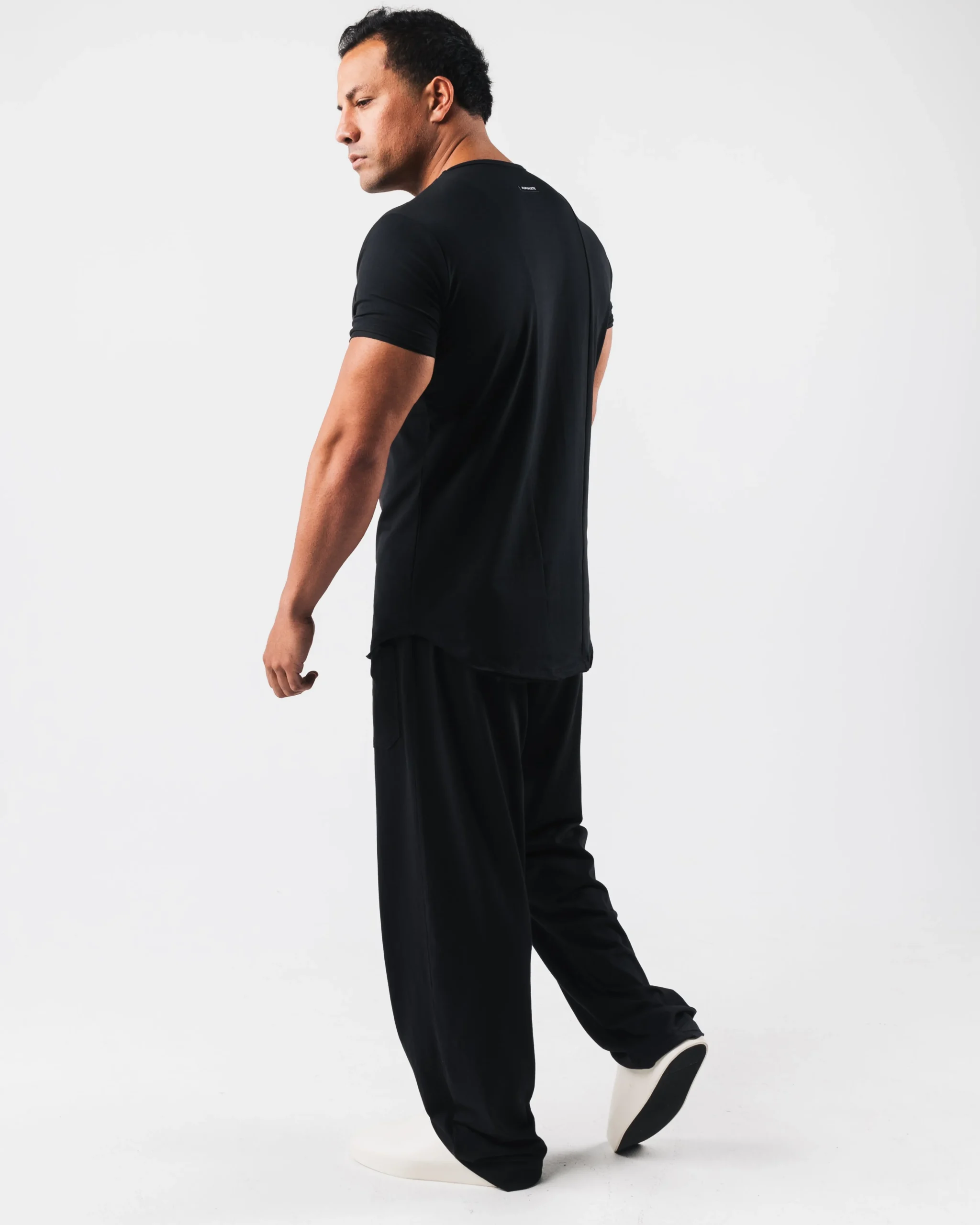 Online Essential Scoop Neck T-shirts