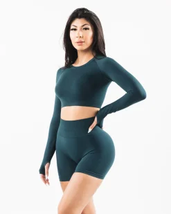 Hot Stratus LS Crop Women T-shirts & Crops